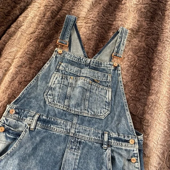 GAP UltraSoft Denim Horseshoe Overalls Size M - Picture 2 of 6